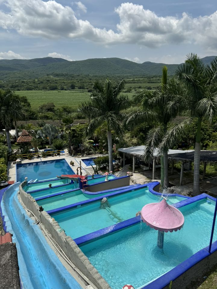 Zona de la alberca del restaurante